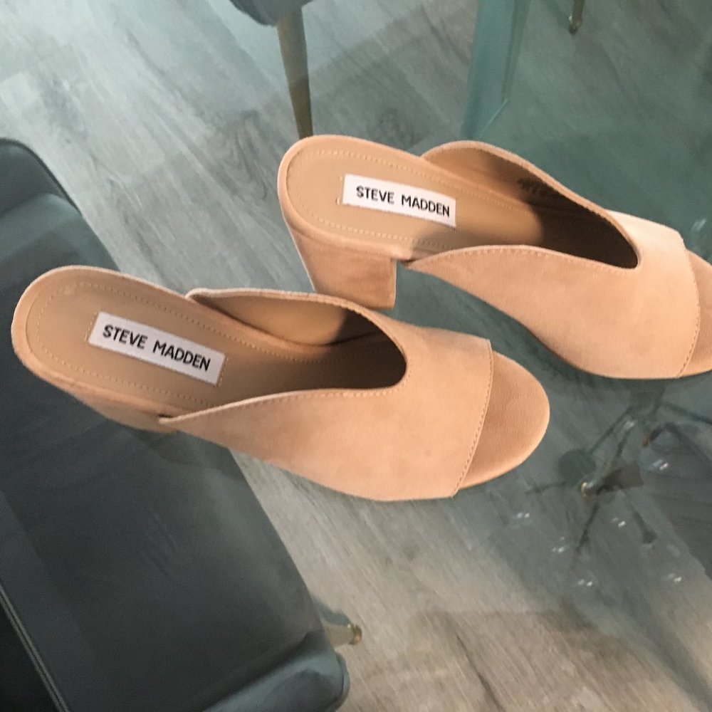 Steve Madden Leather Suede Mule Sandal Creme Colored SZ6